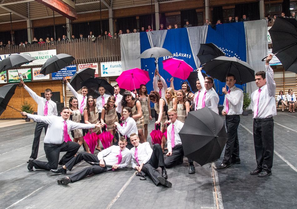 Szalagavató a Vári-szakközépiskolában