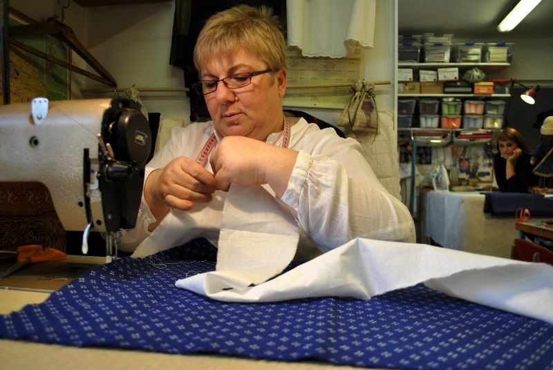 Kezei alatt új értelmet kap az anyag