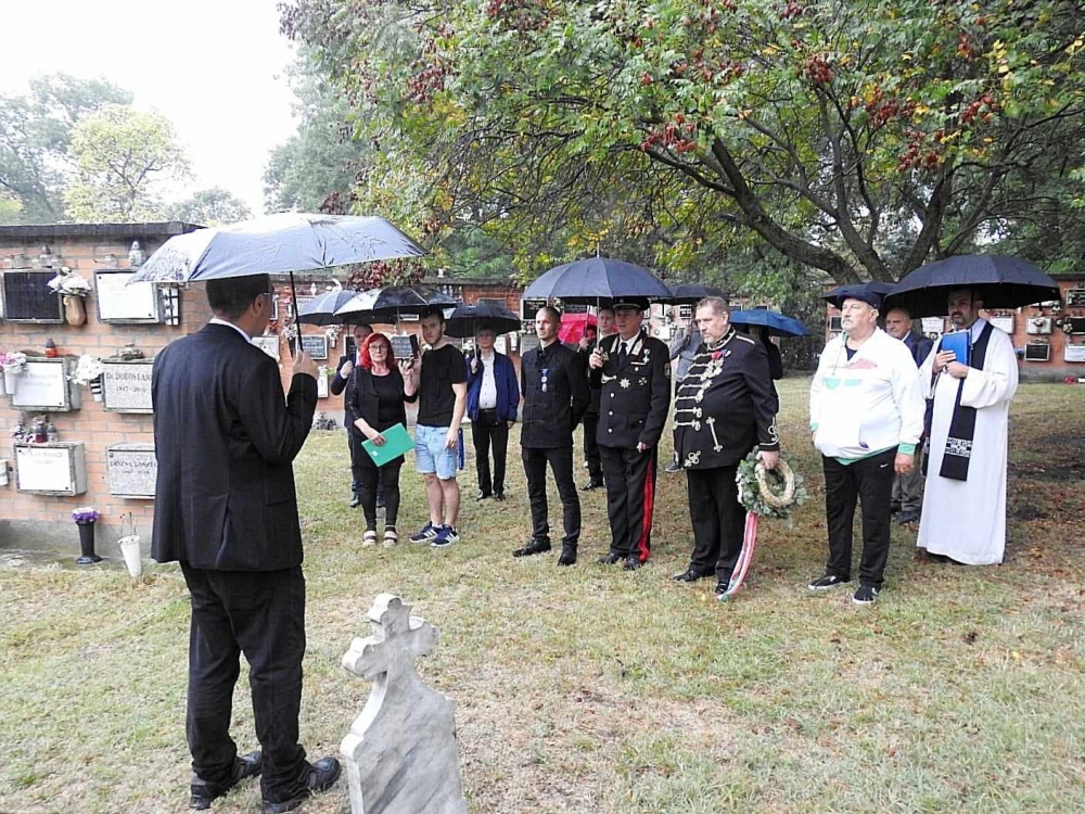 Esős emlékezés a vitézre