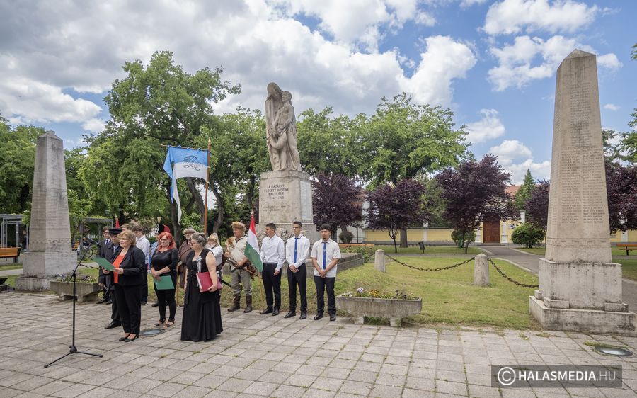   Hősökről, áldozatról emlékeztek (galéria)