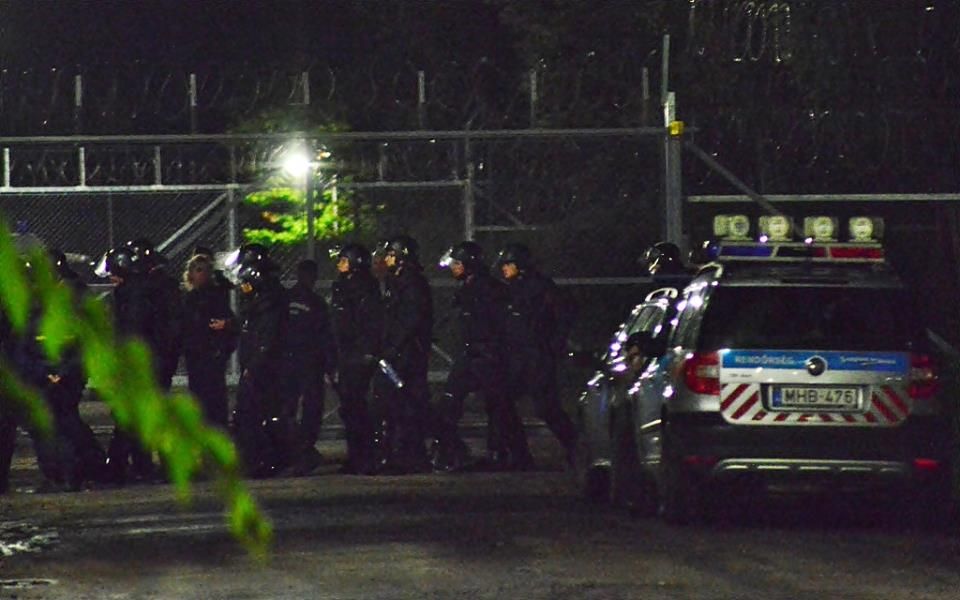 (►) Kétszázan verekedtek össze a halasi befogadóközpontban