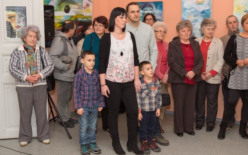 Ahol bármi igaz lehet…