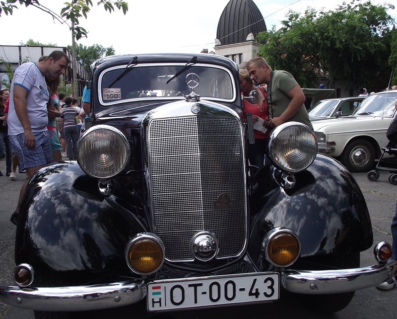 Veterán főtérfoglalás