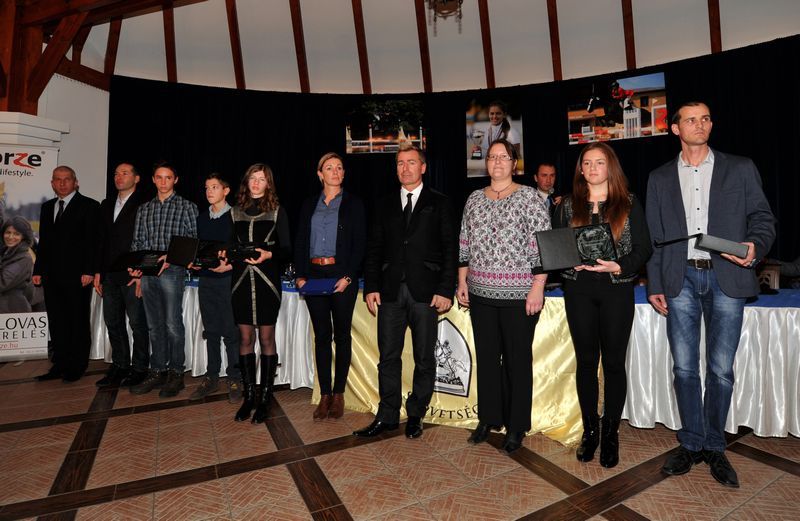 Halasi elismerések díjugratásban