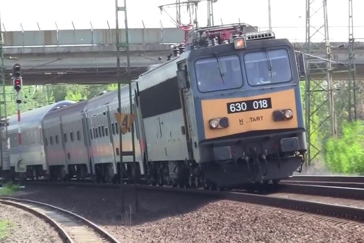 Közlekedés, üzletek nyitva tartása a hosszú hétvégén