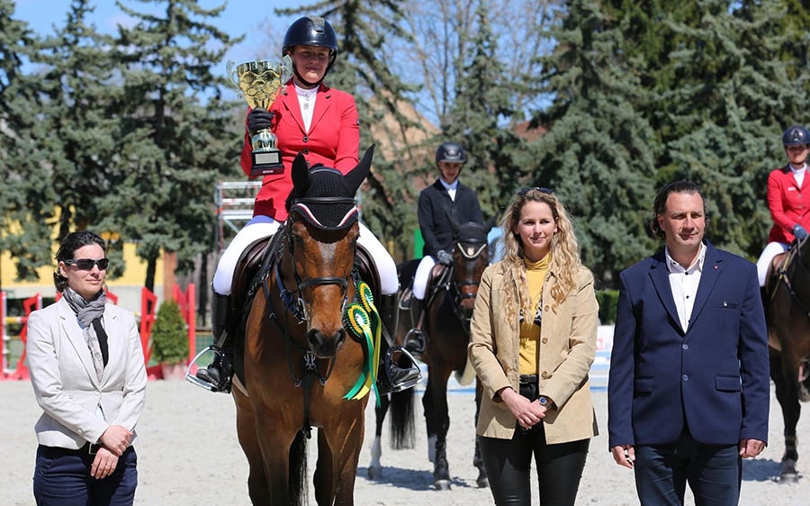 Halasi lovas érmek Bábolnáról