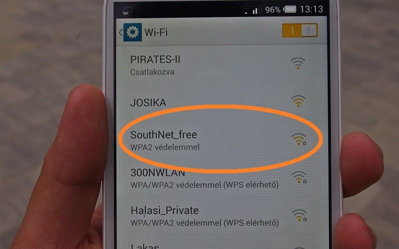 Már most ingyen netezhetünk a főtéren