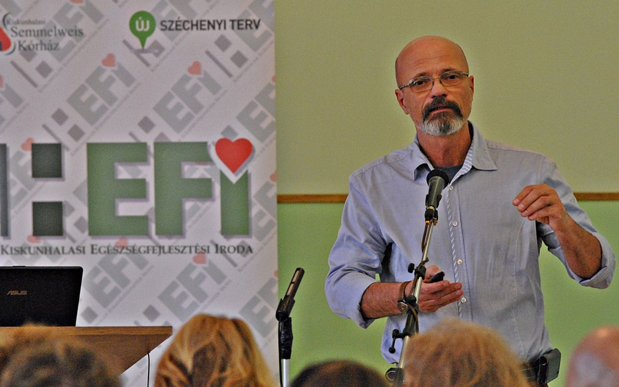 Zacher doktor telt házas előadása Kiskunhalason