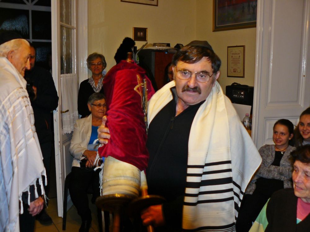 Felavatták a téli imaházat