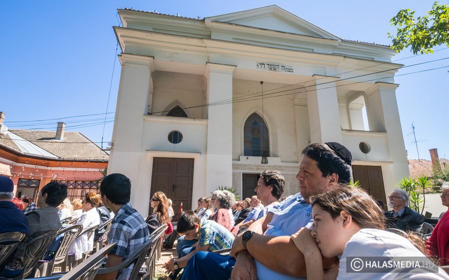 (►) Párbeszéd: Építsetek nekem hajlékot... (galéria)