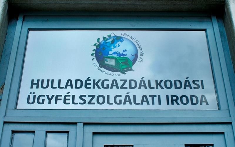 Zöldhulladékot zöld zsákba