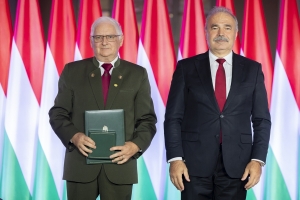 Életfa Emlékplakett bronz fokozatát vehette át Szabó István